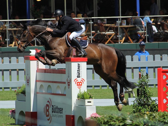 现现代足球 现现代足球